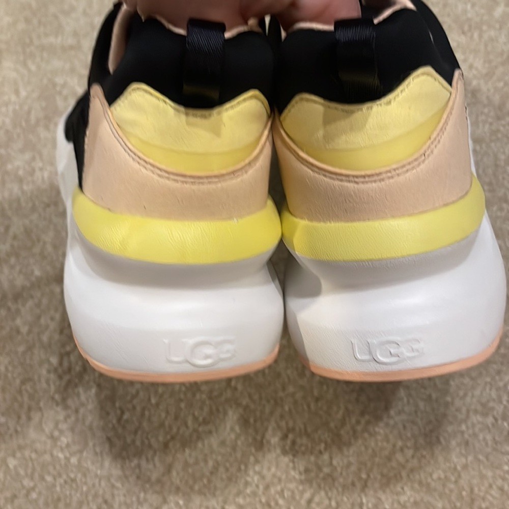 Ugg Size 8 - image 6
